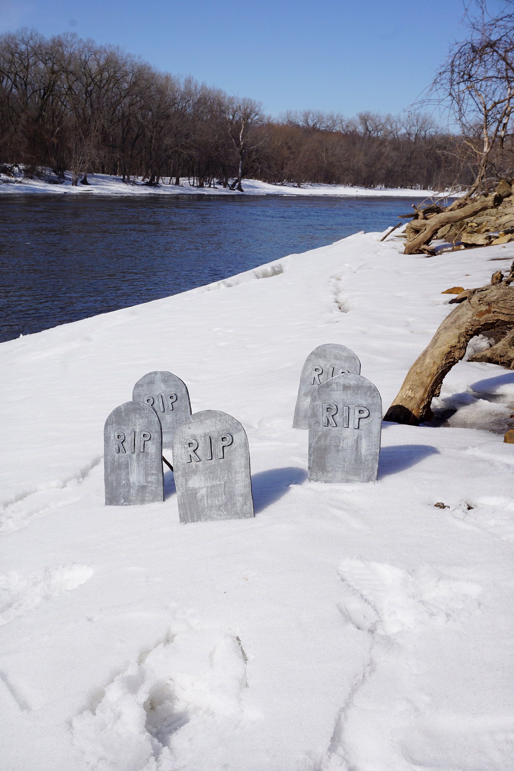 river3 1 - Portable Cemetery (Ongoing)